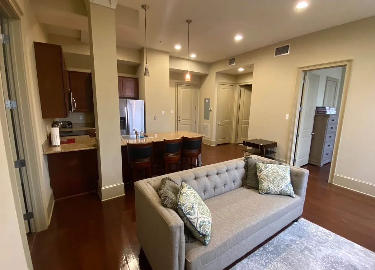 2 bed, 921 sqft, $2,350 — Photo 4