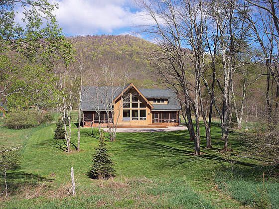 4th image of 10 Meadows Dr
