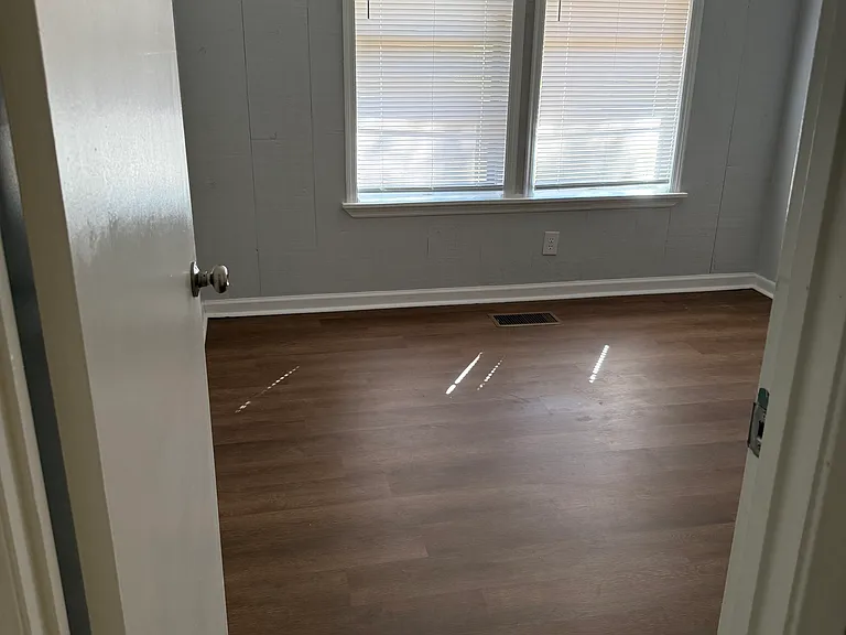 804 Freemont St SW — Photo 10