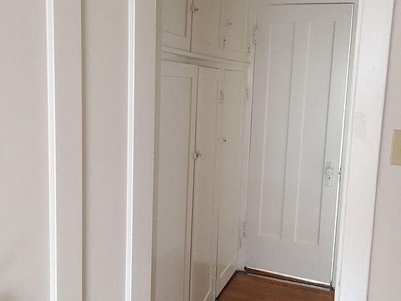 5th image of 1610 W Albion Ave