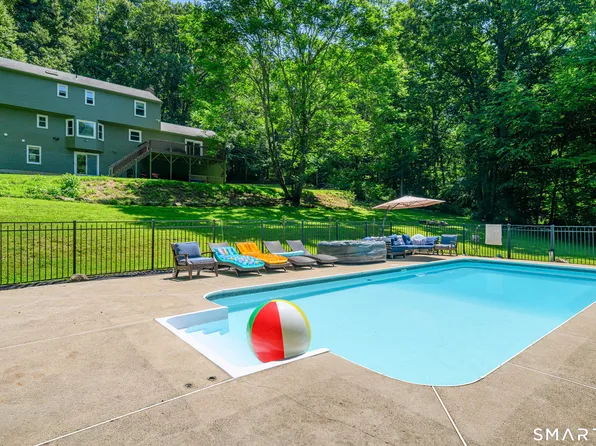 26 Mountain Laurel Lane, Newtown, CT 06482