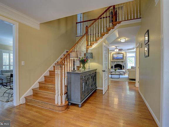 2nd image of 43402 Turnberry Isle Ct