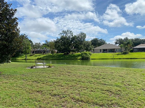 2nd image of 2932 Spring Hammock Dr
