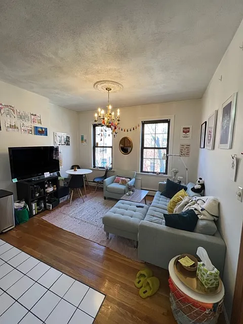 2 bed, 800 sqft, $3,500 — Photo 3