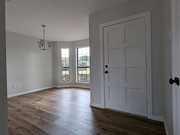 3rd image of 1341 Chicota Dr