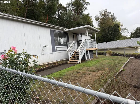 423 NE Kirby Ave, Roseburg, OR 97470