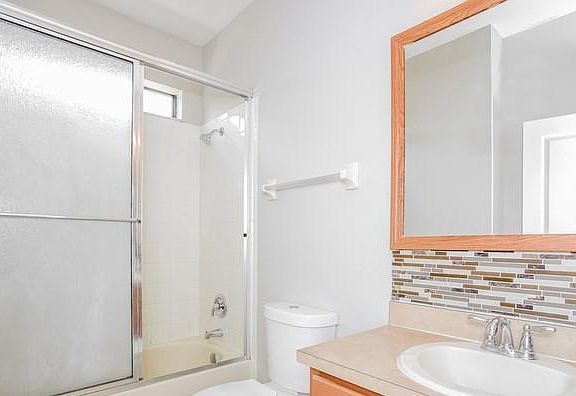 4th image of 4632 Doral Park Ave #3