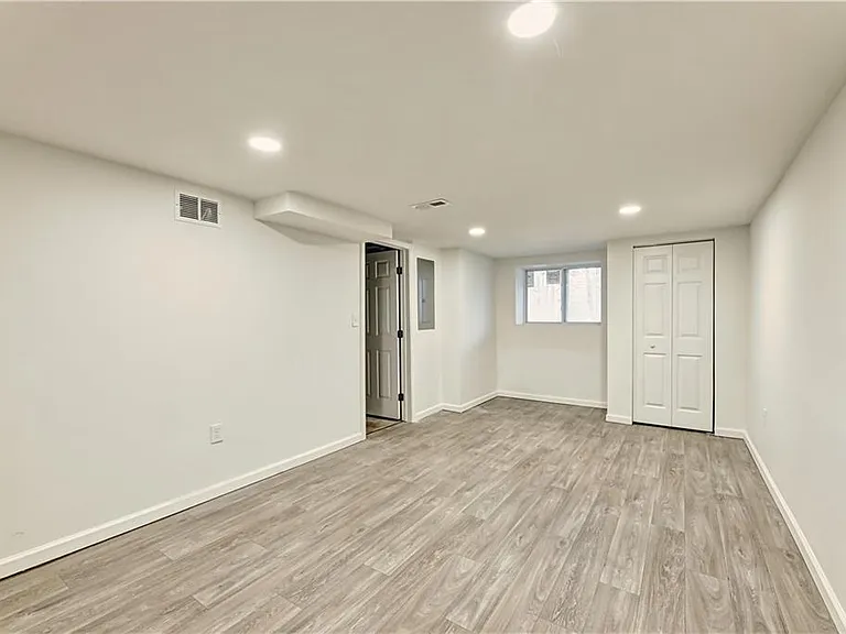 4843 McPherson Dr NE — Photo 8