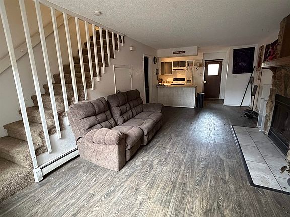 2nd image of 2150 College Pl APT 2