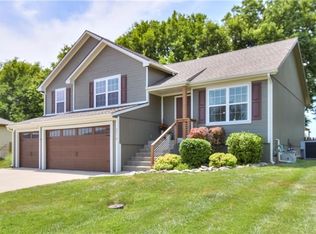2510 SW Locust St, Oak Grove, MO 64075