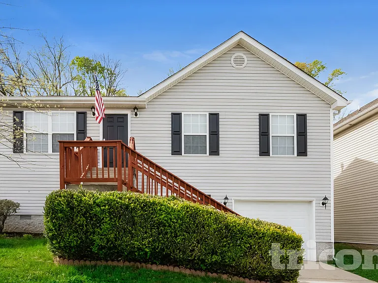 649 Belgium Dr — Photo 1
