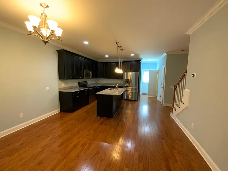 10220 Vanguard Pkwy — Photo 8