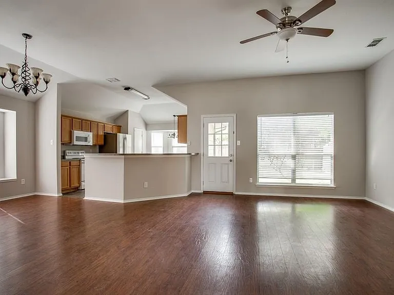 9213 Norfolk Ln — Photo 6