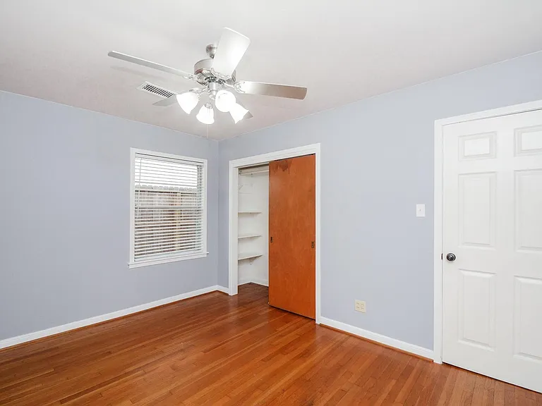 5227 Maple St — Photo 12