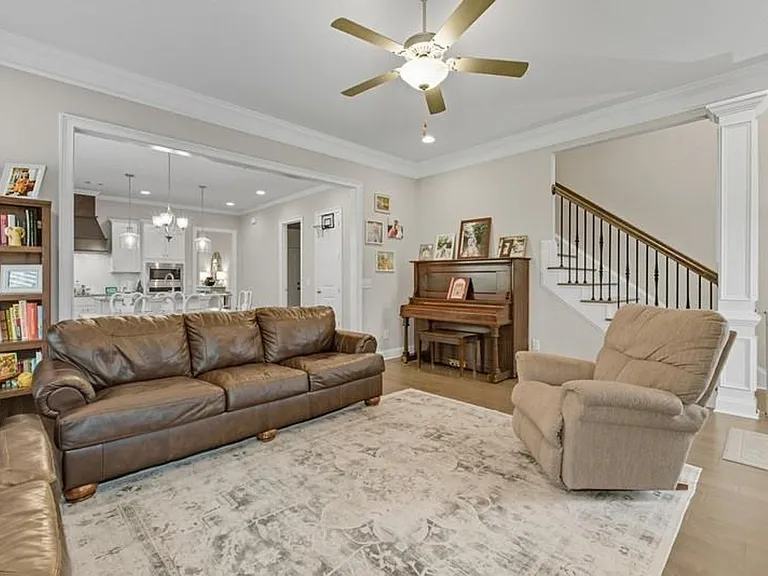 1854 Waterfall Rd — Photo 12