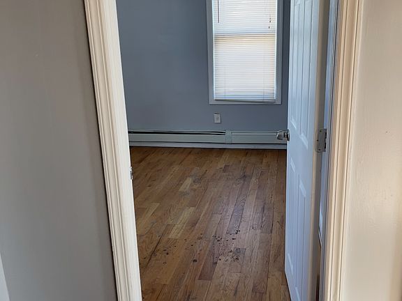 5th image of 14642 Lakewood Ave