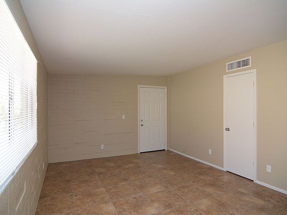 2nd image of 336 W Kentucky St
