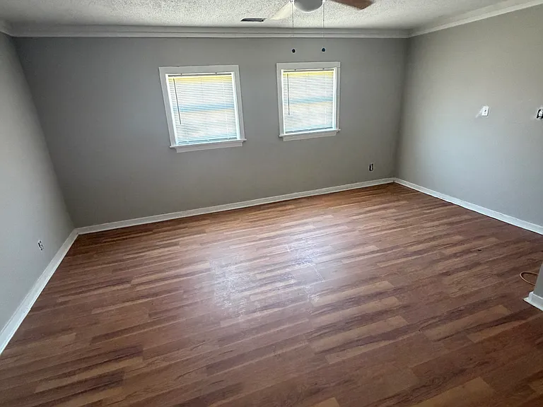 1116 Chicago Ave — Photo 9
