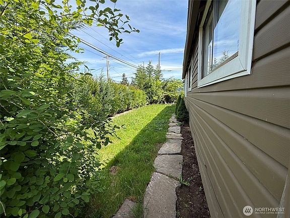 5th image of 1519 N 1st AVE