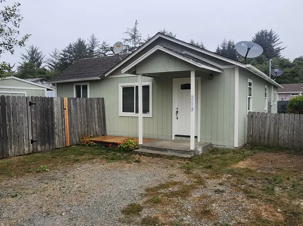 214 Maiden Ln, Crescent City, CA 95531