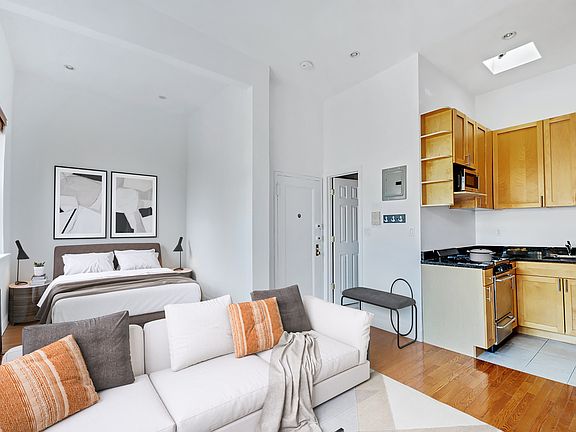 2nd image of 216 E 28th St APT 5A