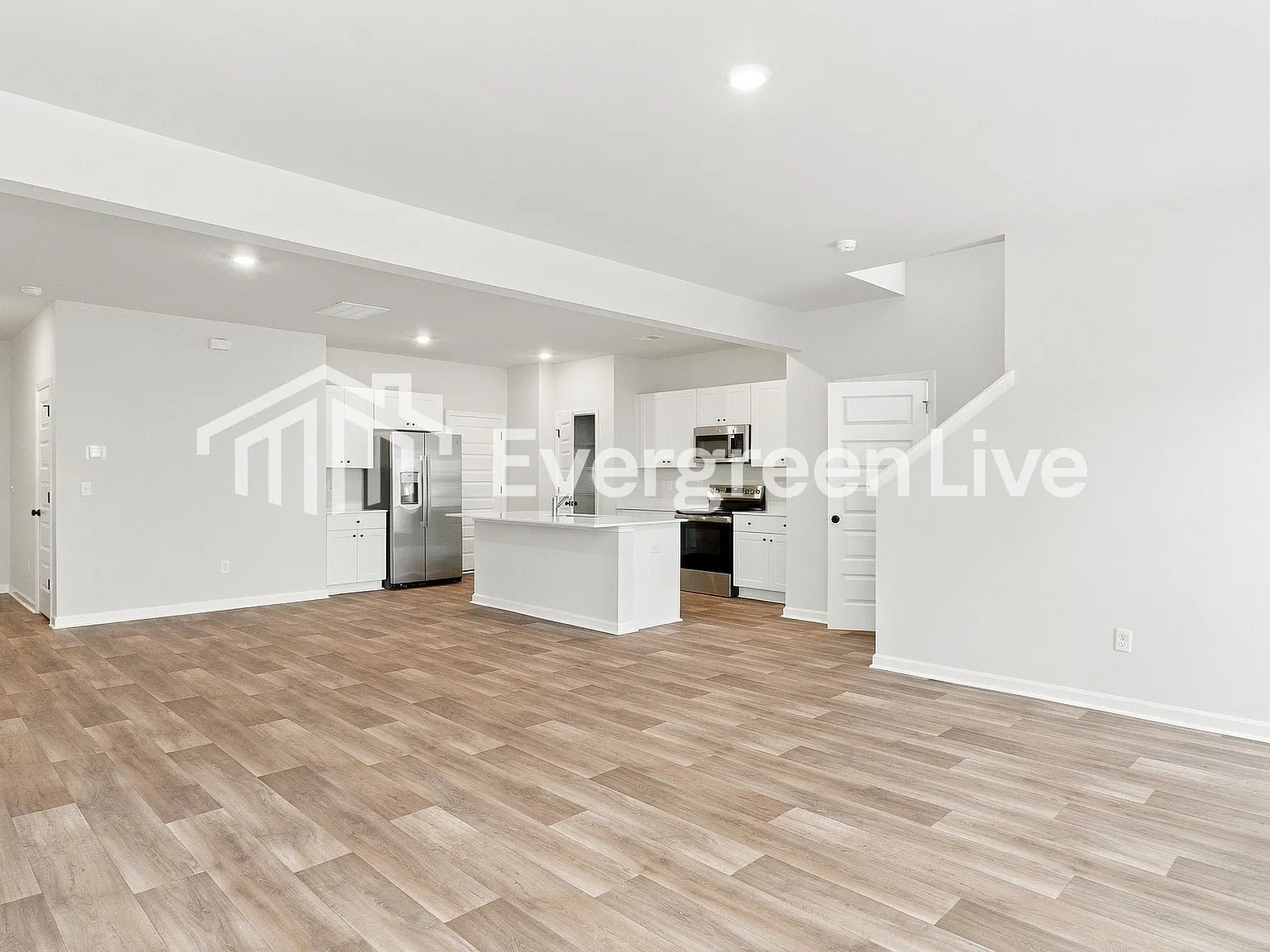 3 bed, 3.0 bath, 1872 sqft, $2,245 — Photo 3