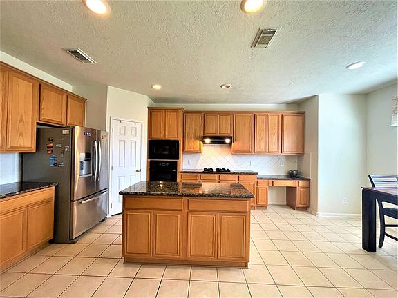 5th image of 2509 Langley Ct