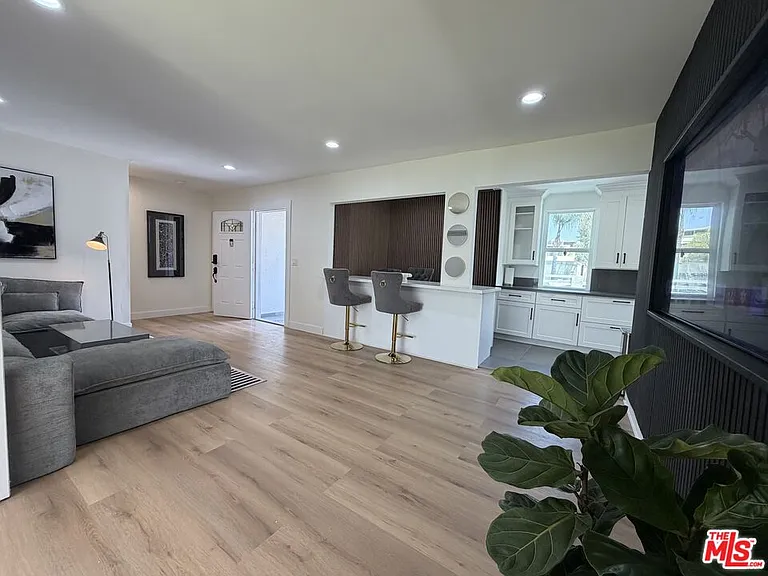 11836 Laurelwood Dr — Photo 15