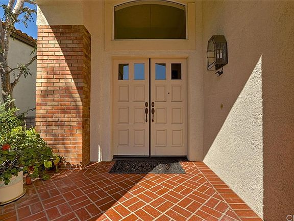 4th image of 27451 Glenwood Dr