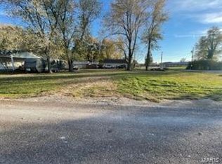 620 W South St, Bowling Green, MO 63334