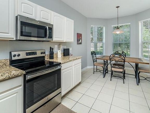 5th image of 2647 Daulby St