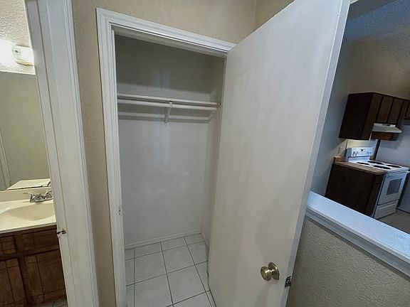 4th image of 5110 Colonel Travis St