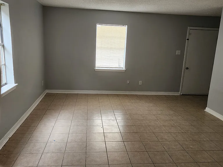 2628 Dawson Ave — Photo 9