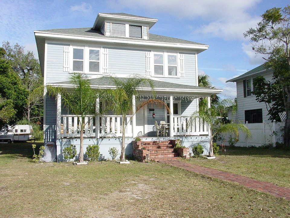 1st image of 607 Live Oak St