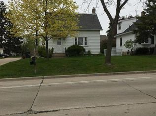 9008 W Cold Spring Rd, Milwaukee, WI 53228