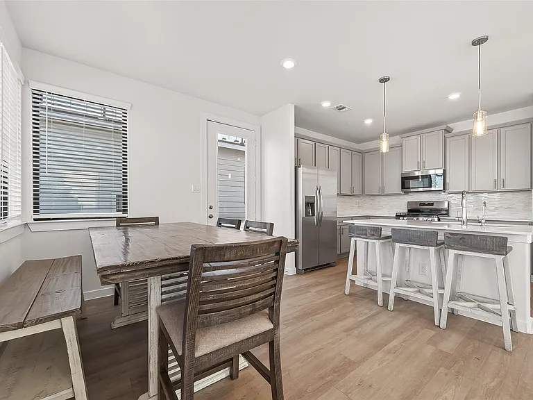 3223 Loam Ln — Photo 8