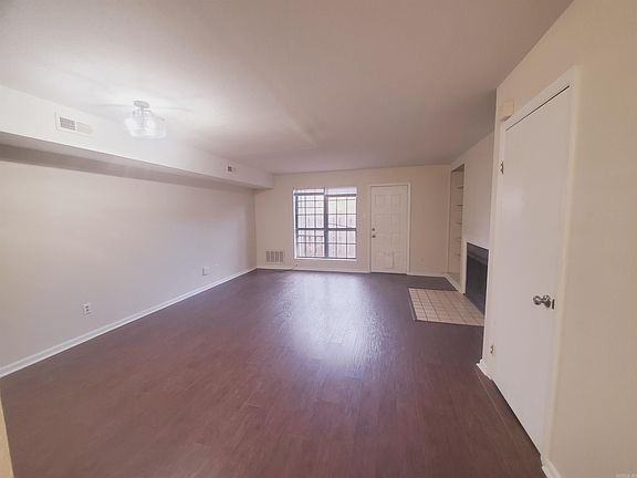 4th image of 504 Green Mountain Dr