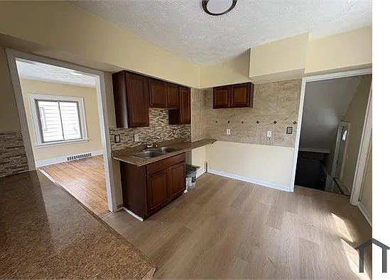 12816 Thornhurst Ave — Photo 19