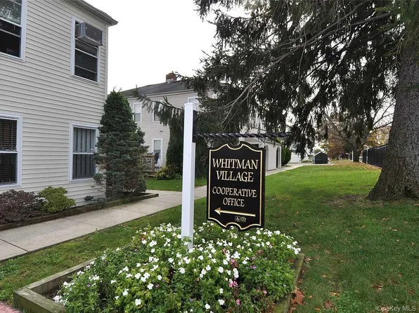 270 Lowndes Avenue #121G, Huntington Station, NY 11746