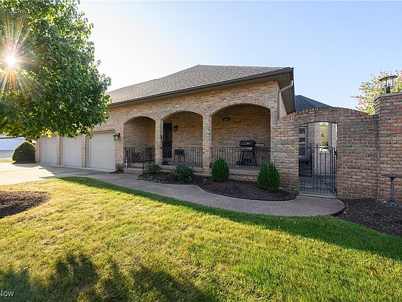 3rd image of 850 Arroyo Dr