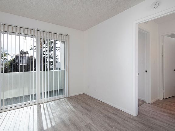 4th image of 1448 Thomas Ave APT E