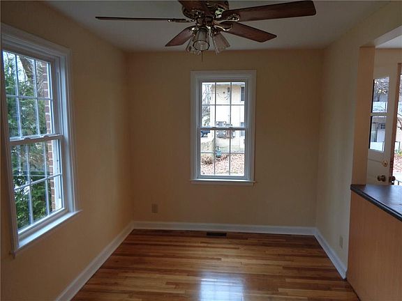 3rd image of 1511 N Plum St #1511