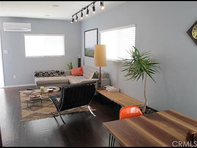 1st image of 406 30th St