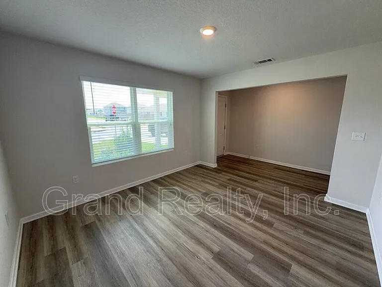5431 Peach Dr — Photo 4