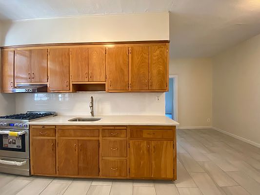 3rd image of 23-89 27th St #2