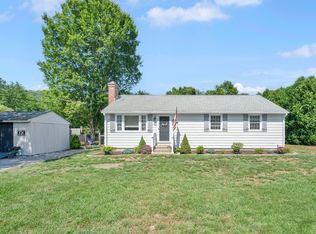 9 Kellogg Rd, New Hartford, CT 06057