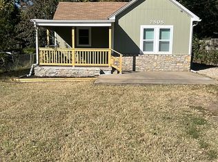 2808 Steele Rd, Kansas City, KS 66106