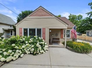 W61N382 Washington Ave, Cedarburg, WI 53012