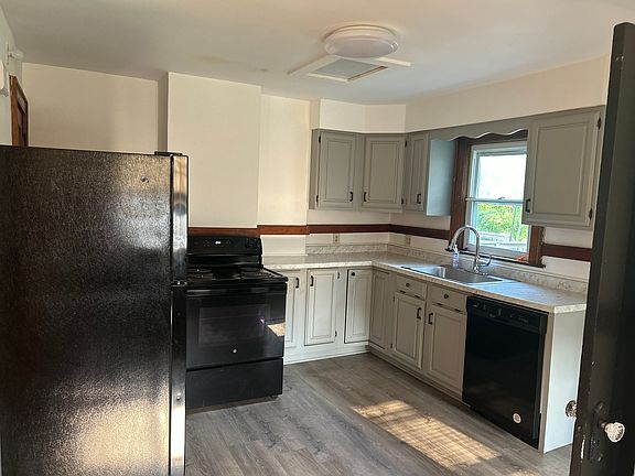 5th image of 24 Abbott St #24