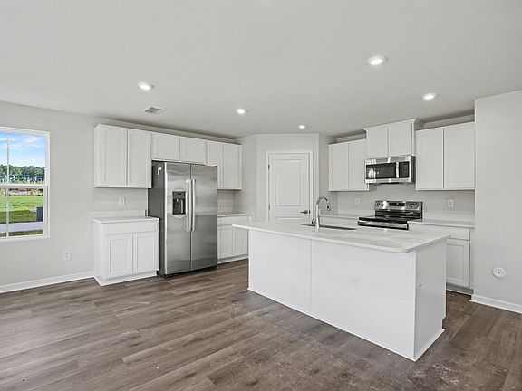 4th image of 8040 NW Sterling Oaks Dr